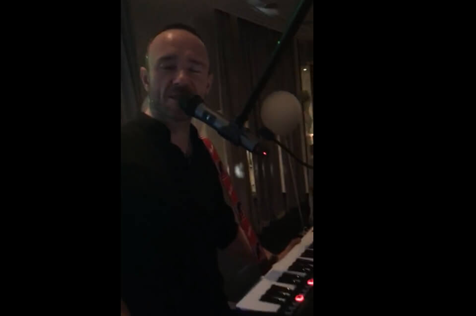 Video von Gitarrist Thomasz Lucki bei Hochzeit